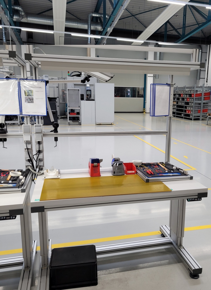 Mese de productie cu reglare electrica a inaltimii